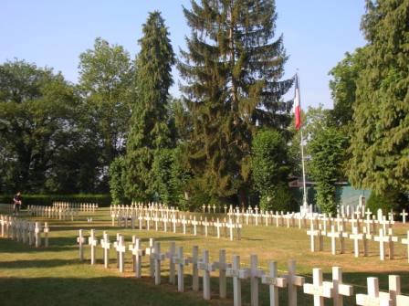 Dinant - cimetière français de la citadelle - 36.8 ko