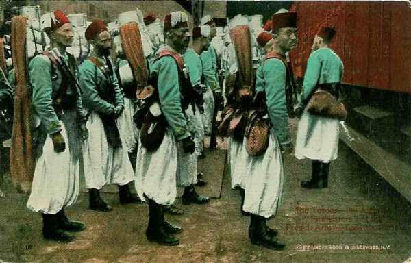 Troupes coloniales à l?embarquement - 36.8 ko