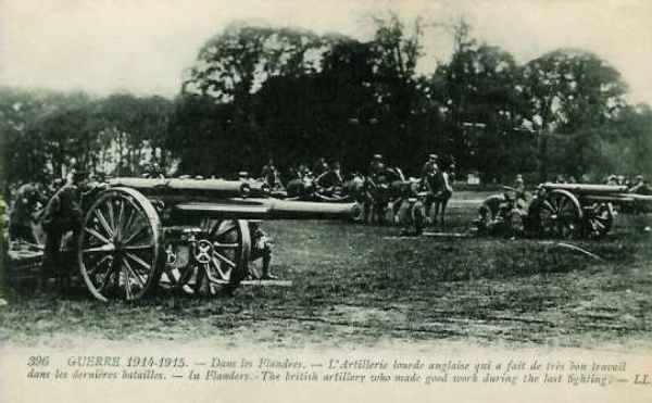 Le 60 pounder. Remarquons les deux pistons permettant damortir le coup - 25.4 ko