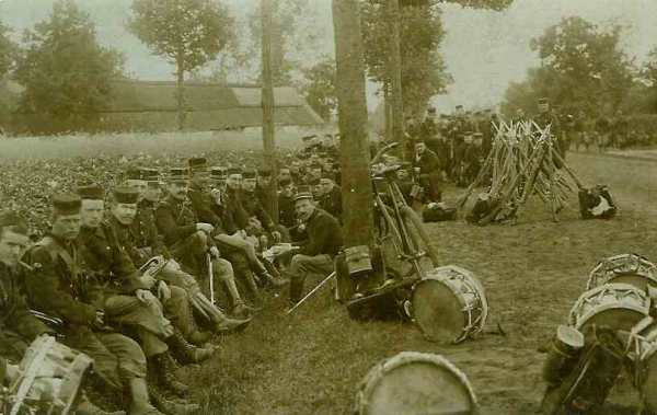 Colonne de l?armée belge - 30.1 ko