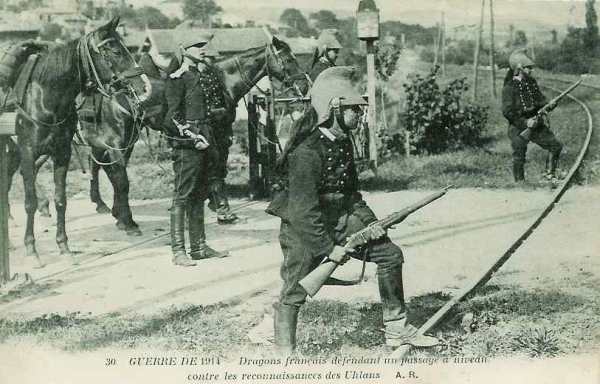 Dragons gardant un passage à niveau - 36.2 ko