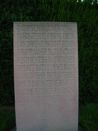Lagarde - stèle allemande avec la liste des régiments - 26.6 ko