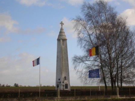 Lobbes - Phare du cimetière - 27.3 ko