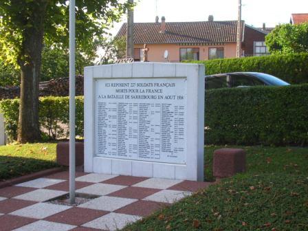 Sarraltroff - Stèle française - 35.4 ko