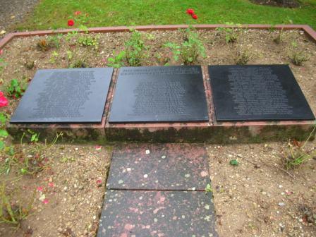 Sarrebourg - cimetière militaire de Bühl - stèle allemande - 36.8 ko