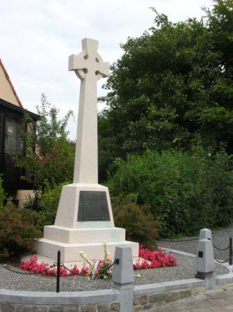 La Bascule : monument du Royal Irish Regiment - 31.9 ko