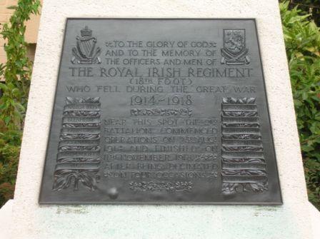 La Bascule : monument du Royal Irish Regiment (détail) - 30.2 ko